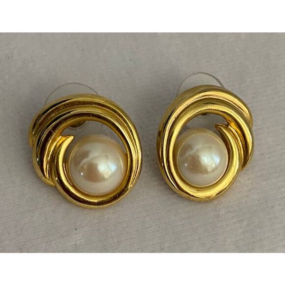 Vintage 1980s 1990s Faux Pearl & Gold Tone Pierced Earrings - Picture 5 of 6